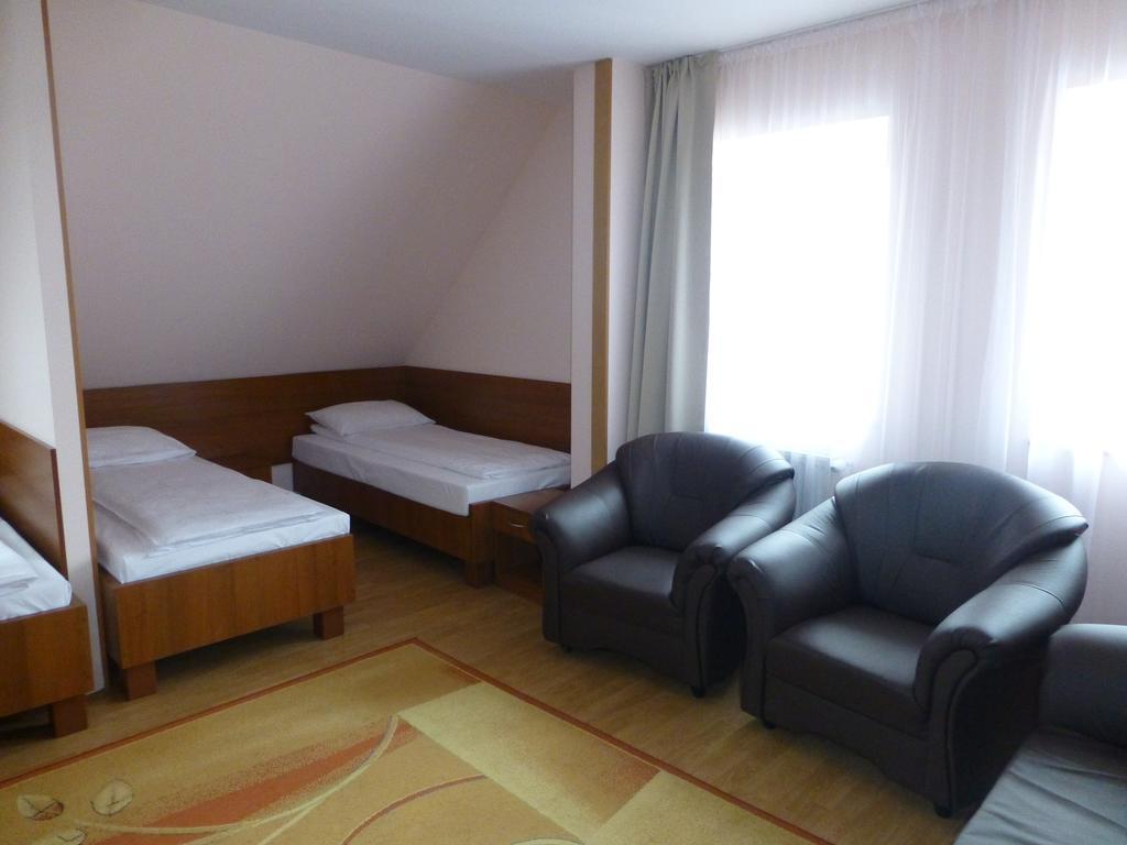 Hotel Cesarski - Kaiserhof 기지크코 외부 사진