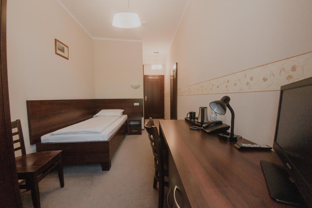 Hotel Cesarski - Kaiserhof 기지크코 외부 사진