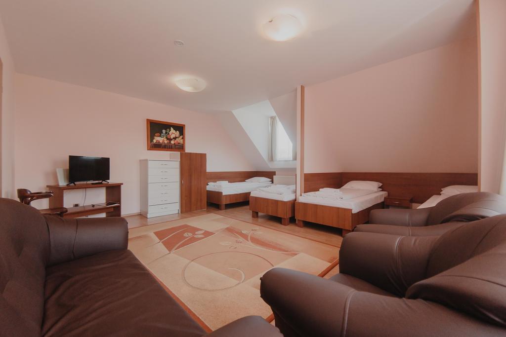 Hotel Cesarski - Kaiserhof 기지크코 외부 사진