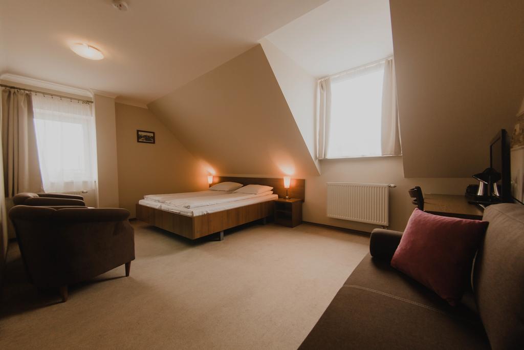 Hotel Cesarski - Kaiserhof 기지크코 외부 사진